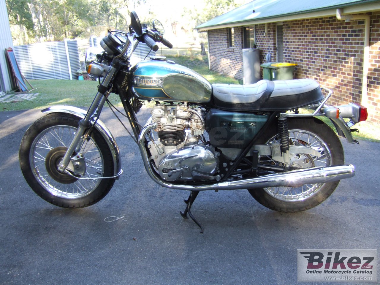 Big  t 140 e bonneville special picture and wallpaper from Bikez.com